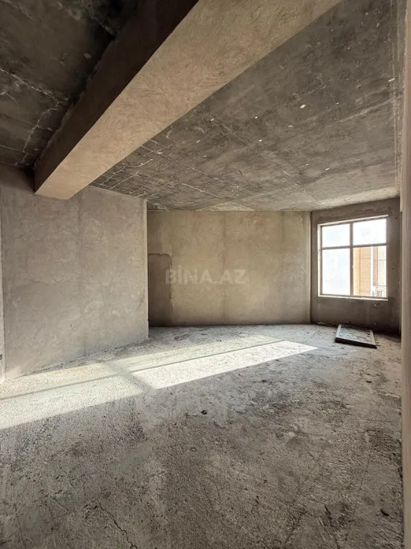 Satılır 4 otaqlı mənzil 264 m²