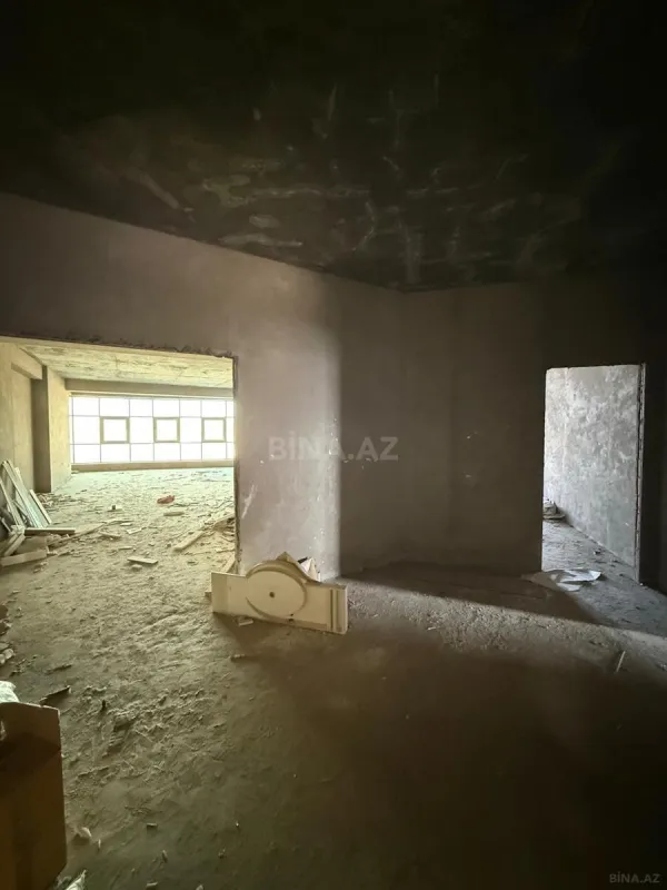 Satılır 4 otaqlı mənzil 264 m²