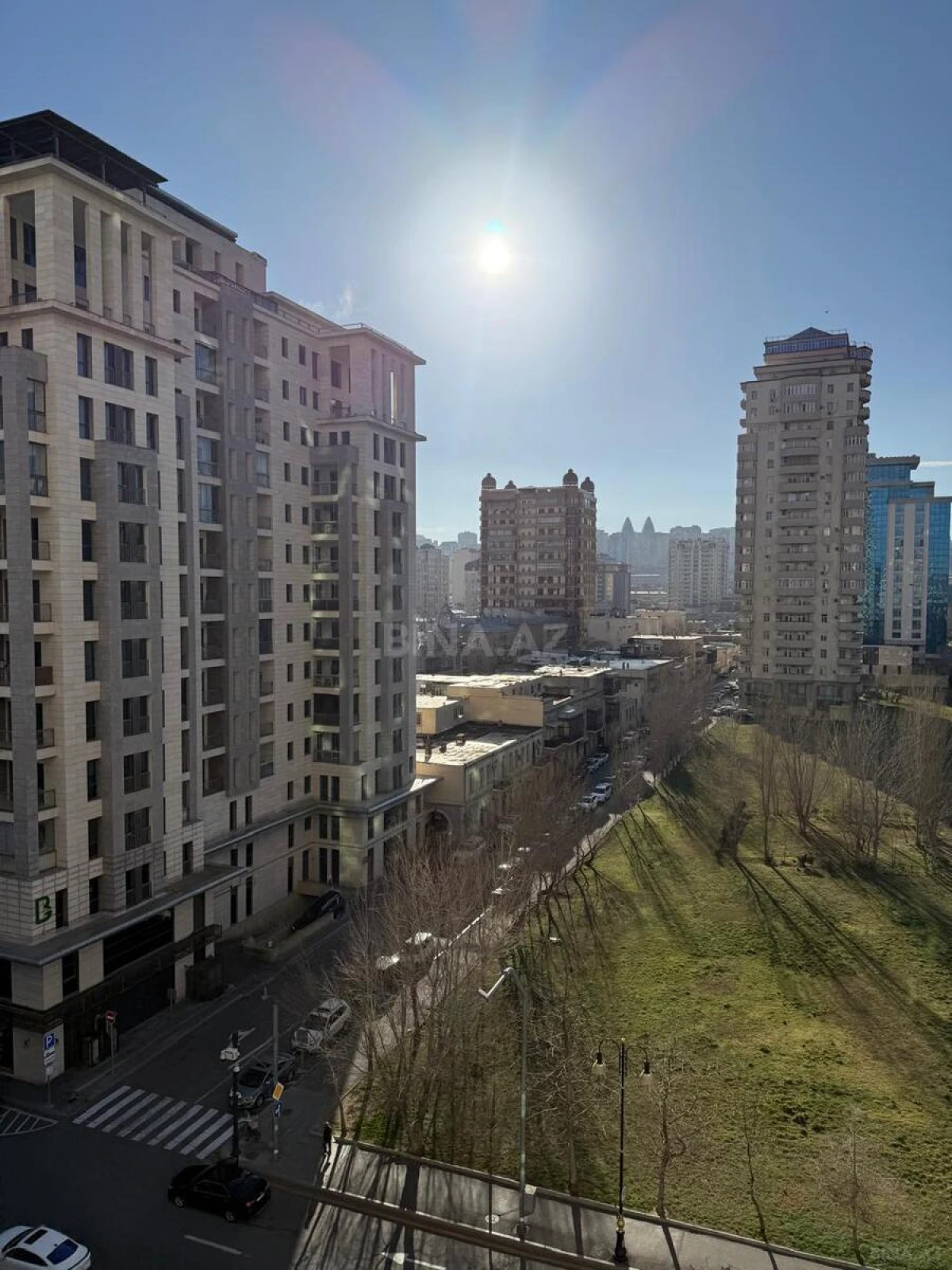 Satılır 4 otaqlı mənzil 264 m²