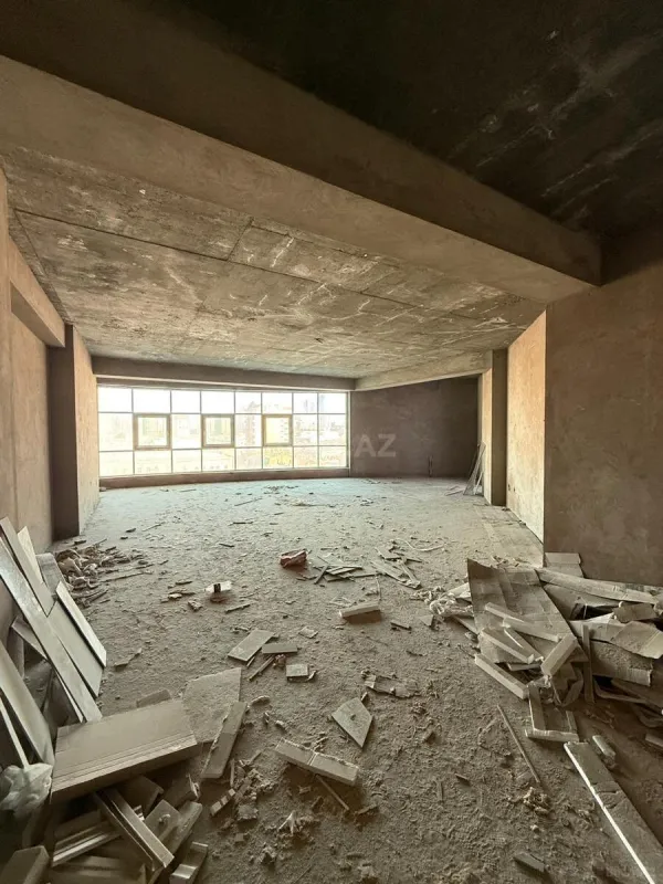 Satılır 4 otaqlı mənzil 264 m²