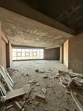 Satılır 4 otaqlı mənzil 264 m²