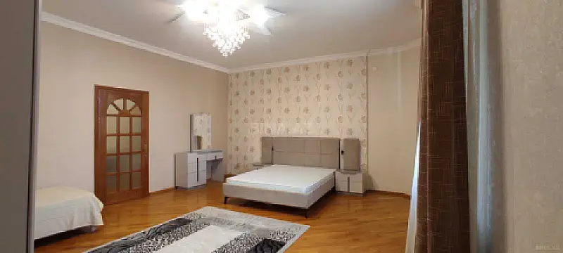 Kirayə verilir 3 otaqlı mənzil 150 m²