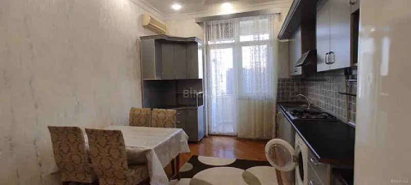 Kirayə verilir 3 otaqlı mənzil 150 m²
