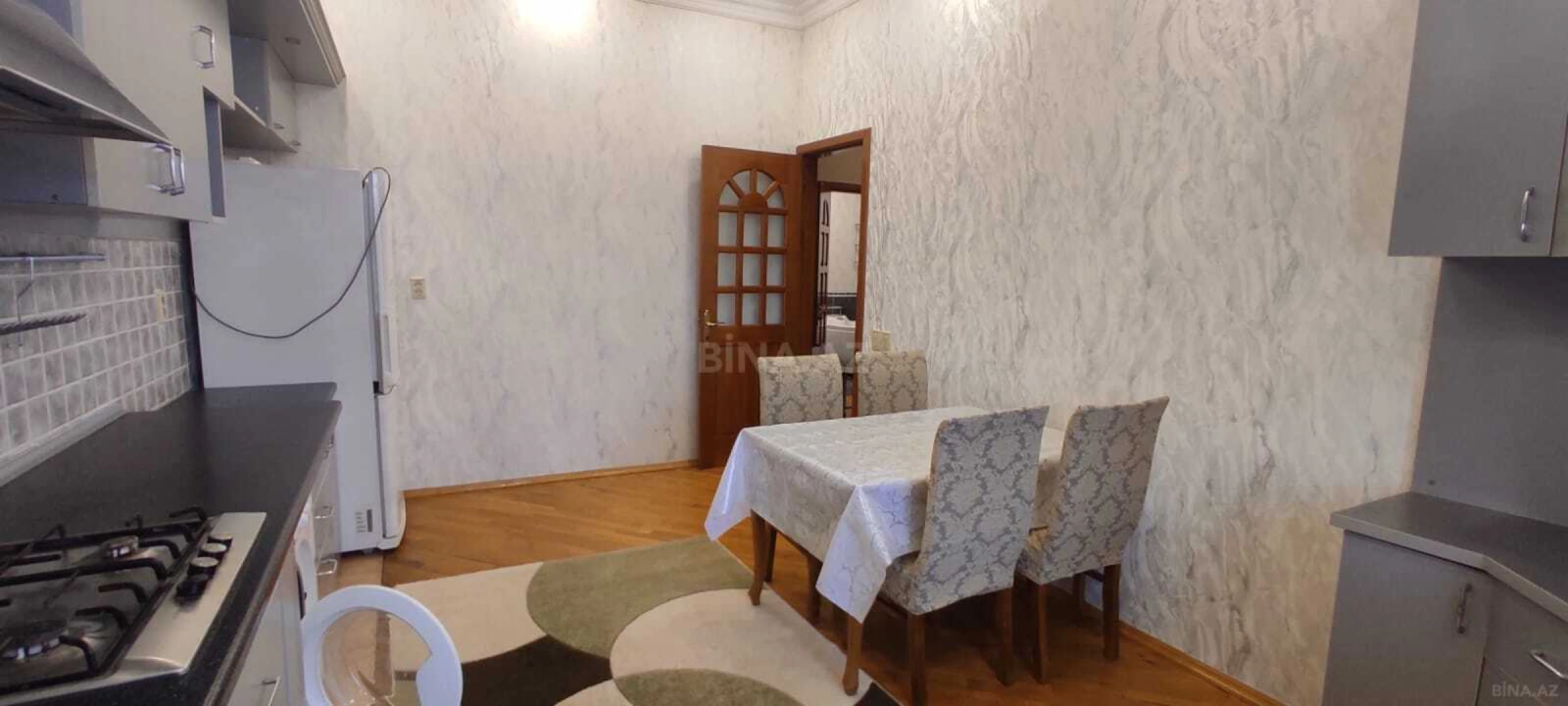 Kirayə verilir 3 otaqlı mənzil 150 m²