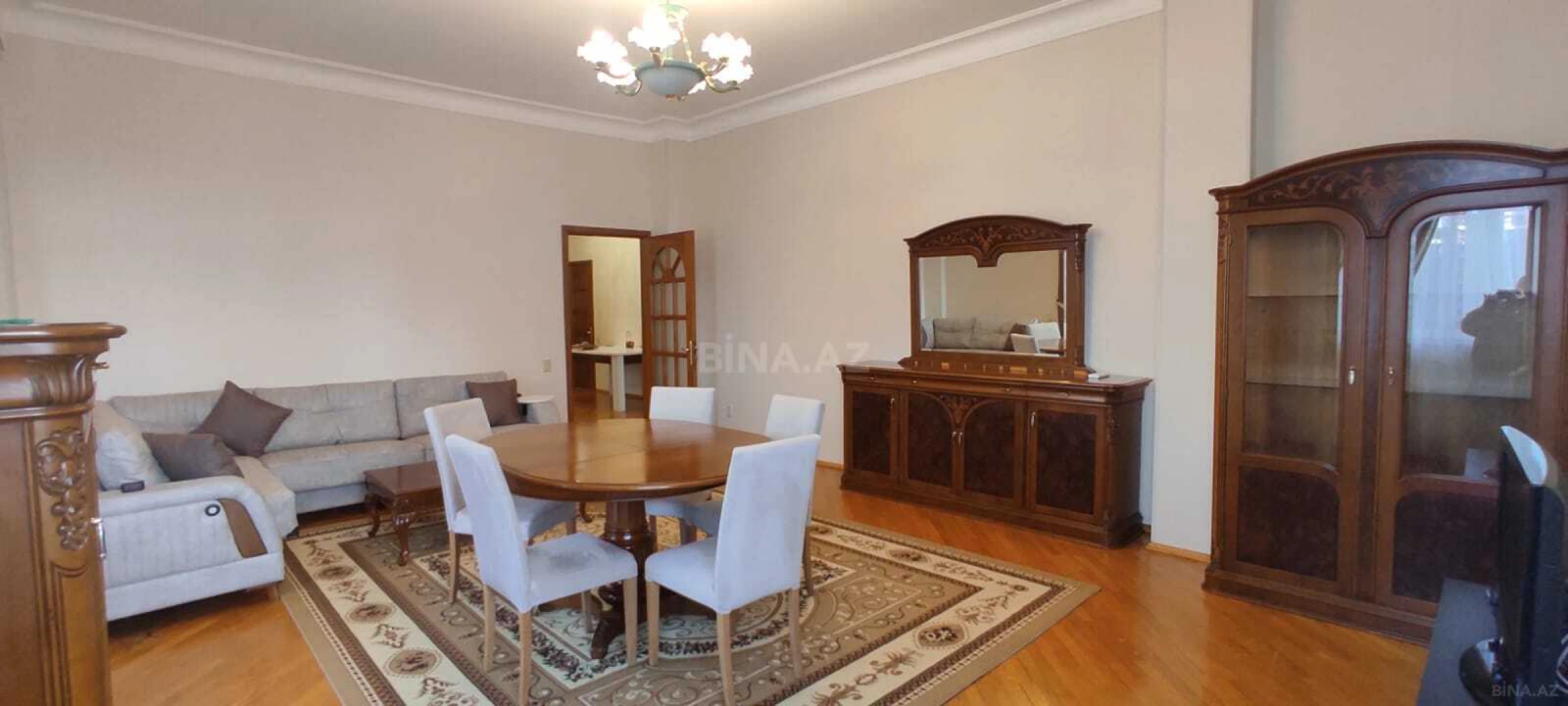 Kirayə verilir 3 otaqlı mənzil 150 m²