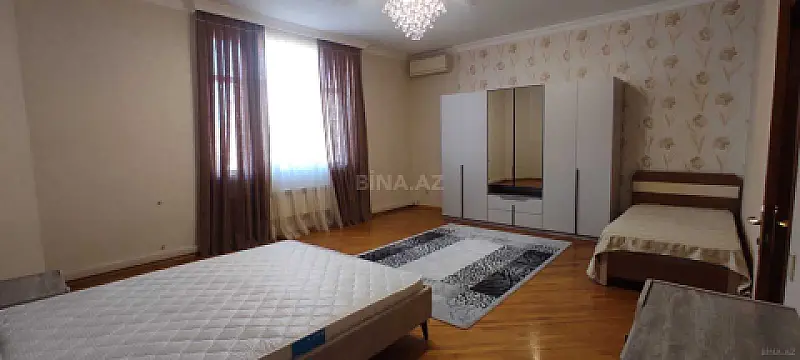 Kirayə verilir 3 otaqlı mənzil 150 m²