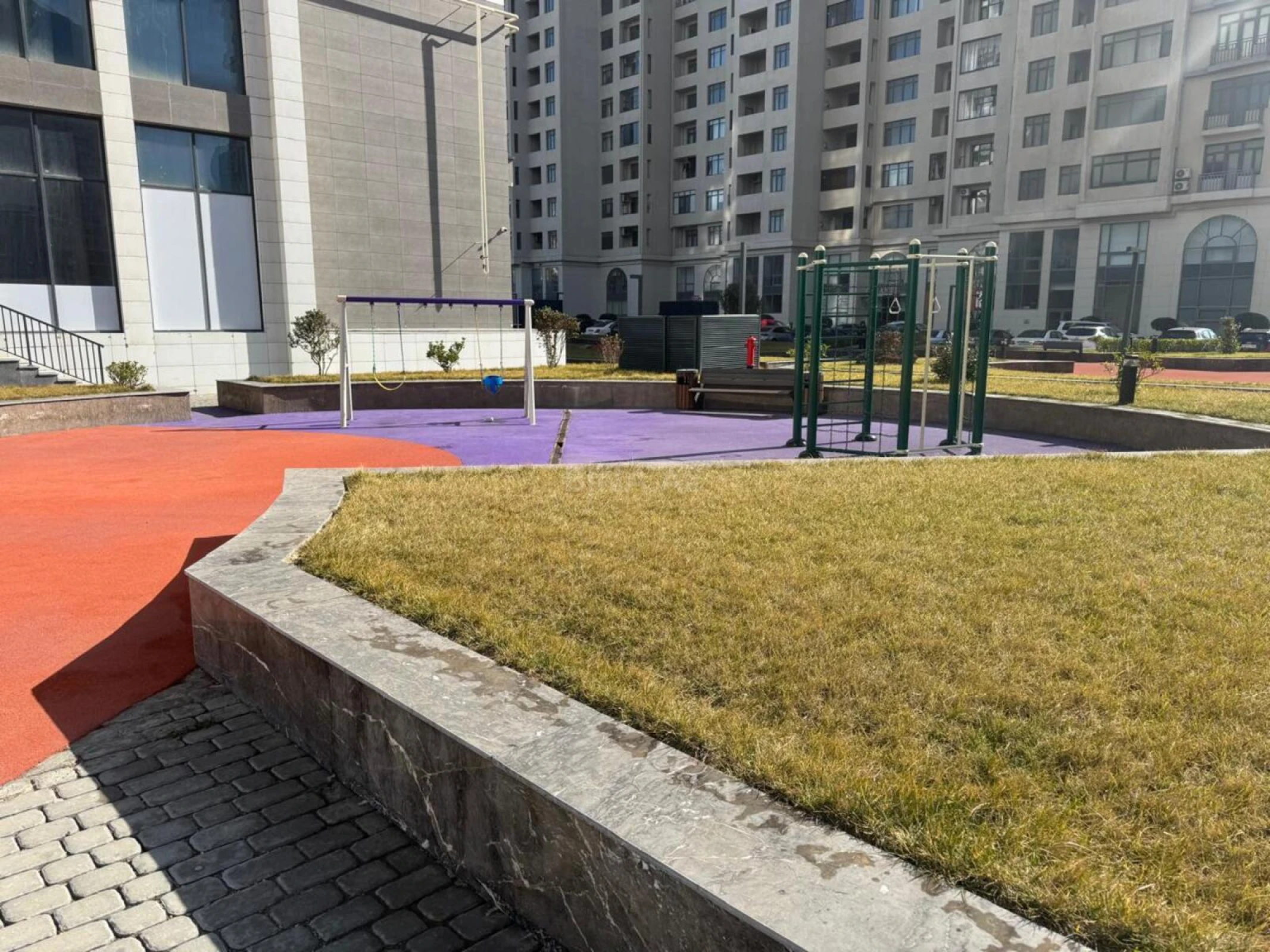 Satılır 2 otaqlı mənzil 108.2 m²