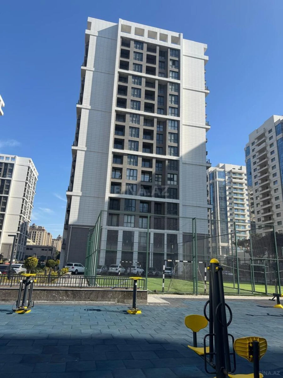Satılır 2 otaqlı mənzil 108.2 m²