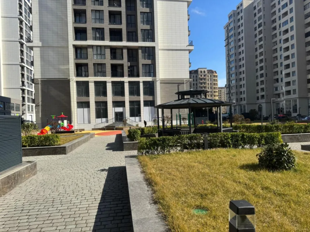 Satılır 2 otaqlı mənzil 108.2 m²