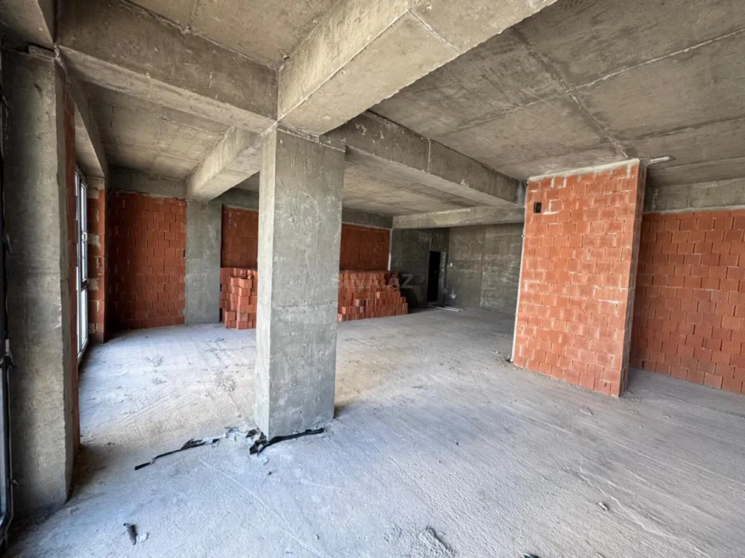 Satılır 2 otaqlı mənzil 108.2 m²