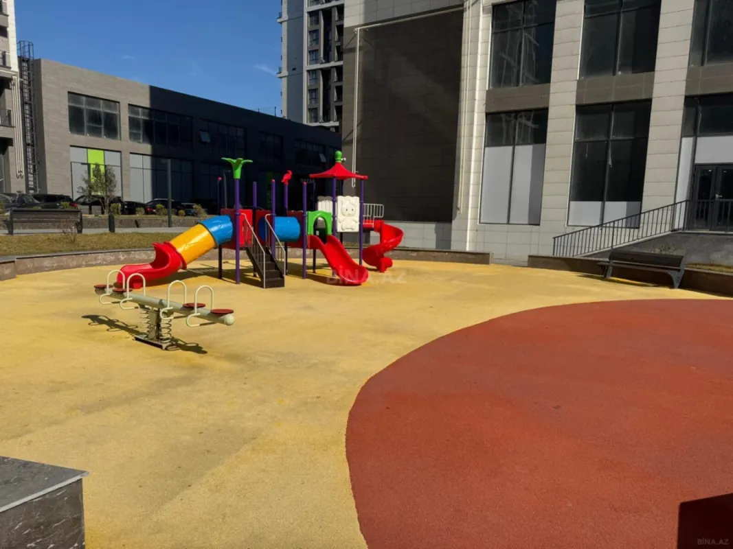 Satılır 2 otaqlı mənzil 108.2 m²