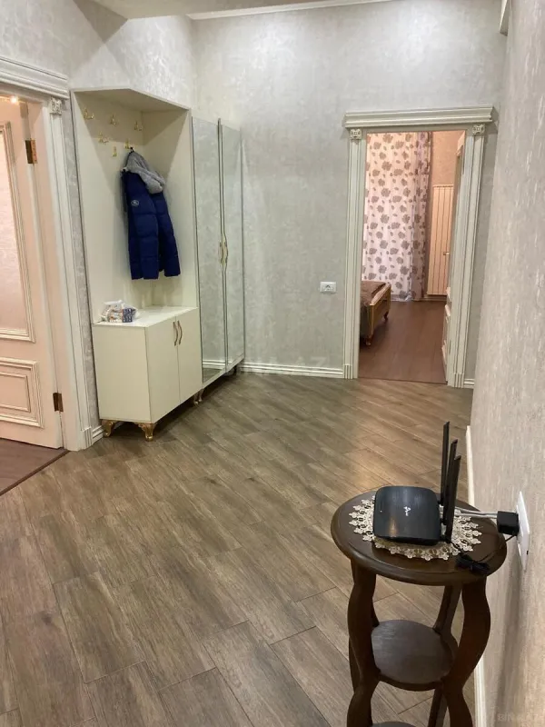 Kirayə verilir 4 otaqlı mənzil 130 m²