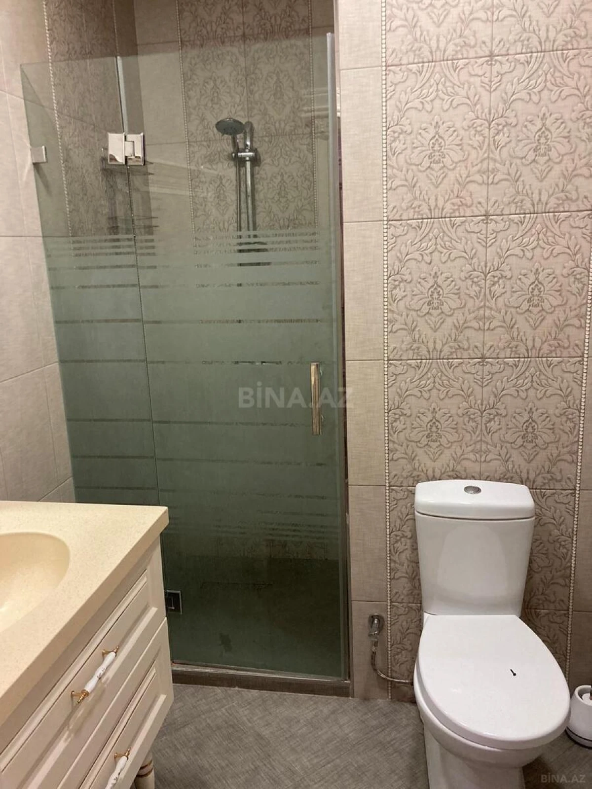 Kirayə verilir 4 otaqlı mənzil 130 m²
