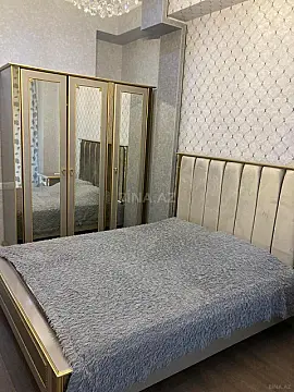 Kirayə verilir 4 otaqlı mənzil 130 m²
