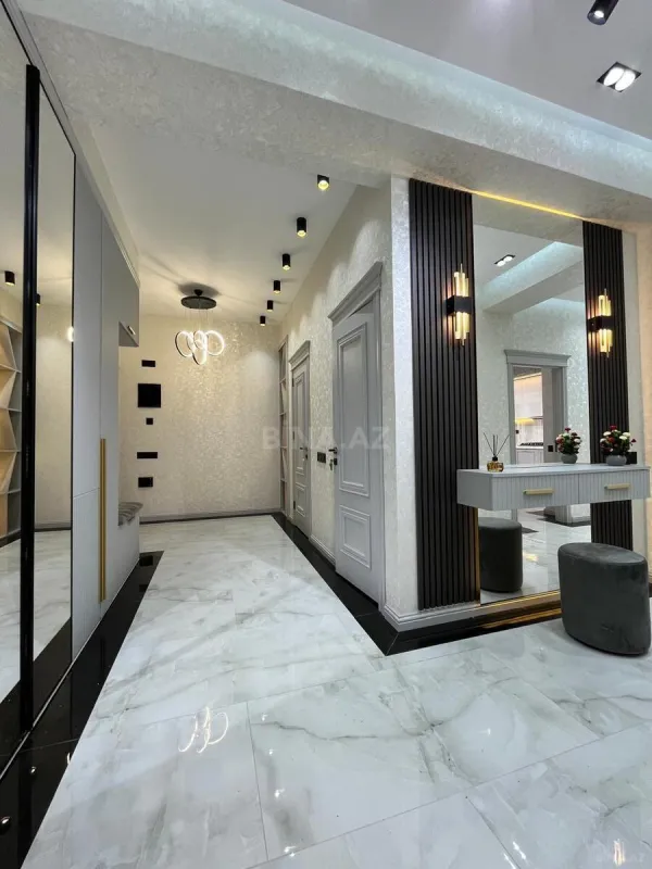 Satılır 3 otaqlı mənzil 174 m²