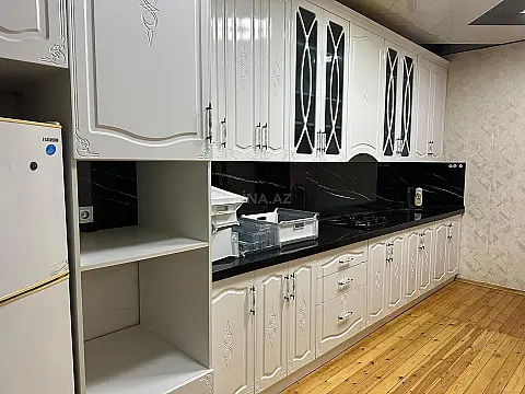 Kirayə verilir 2 otaqlı mənzil 93 m²