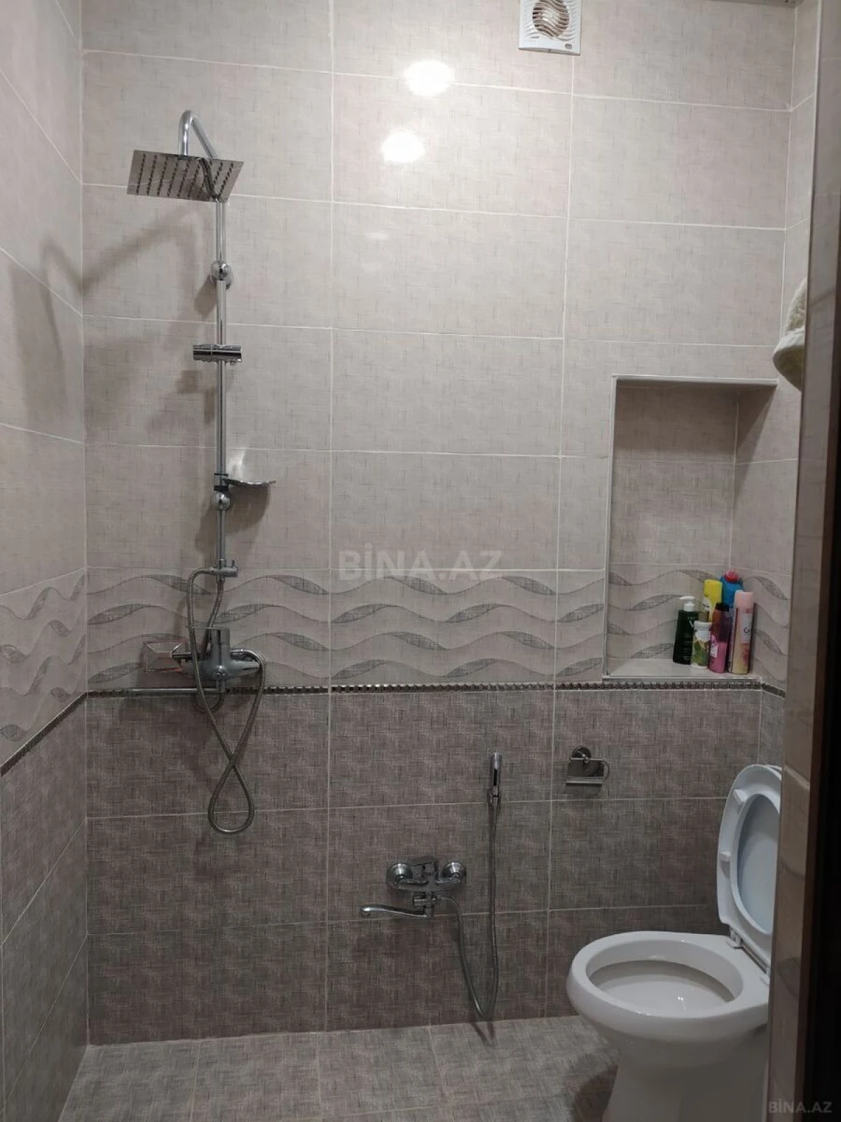 Kirayə verilir 2 otaqlı mənzil 60 m²