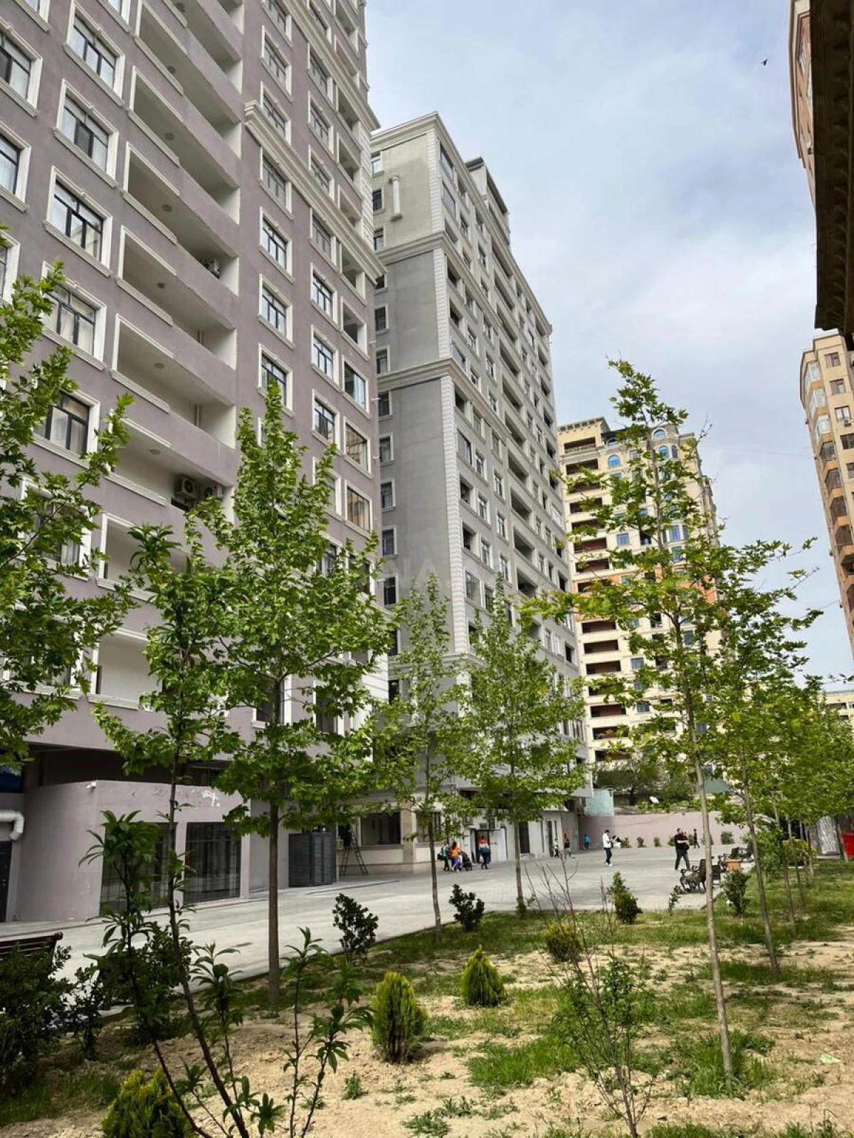 Kirayə verilir 2 otaqlı mənzil 60 m²