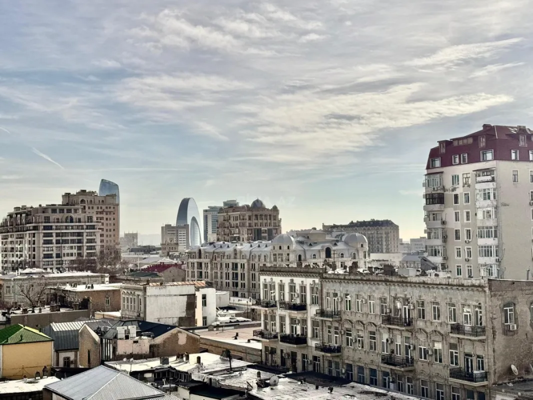 Satılır obyekt 2000 m²