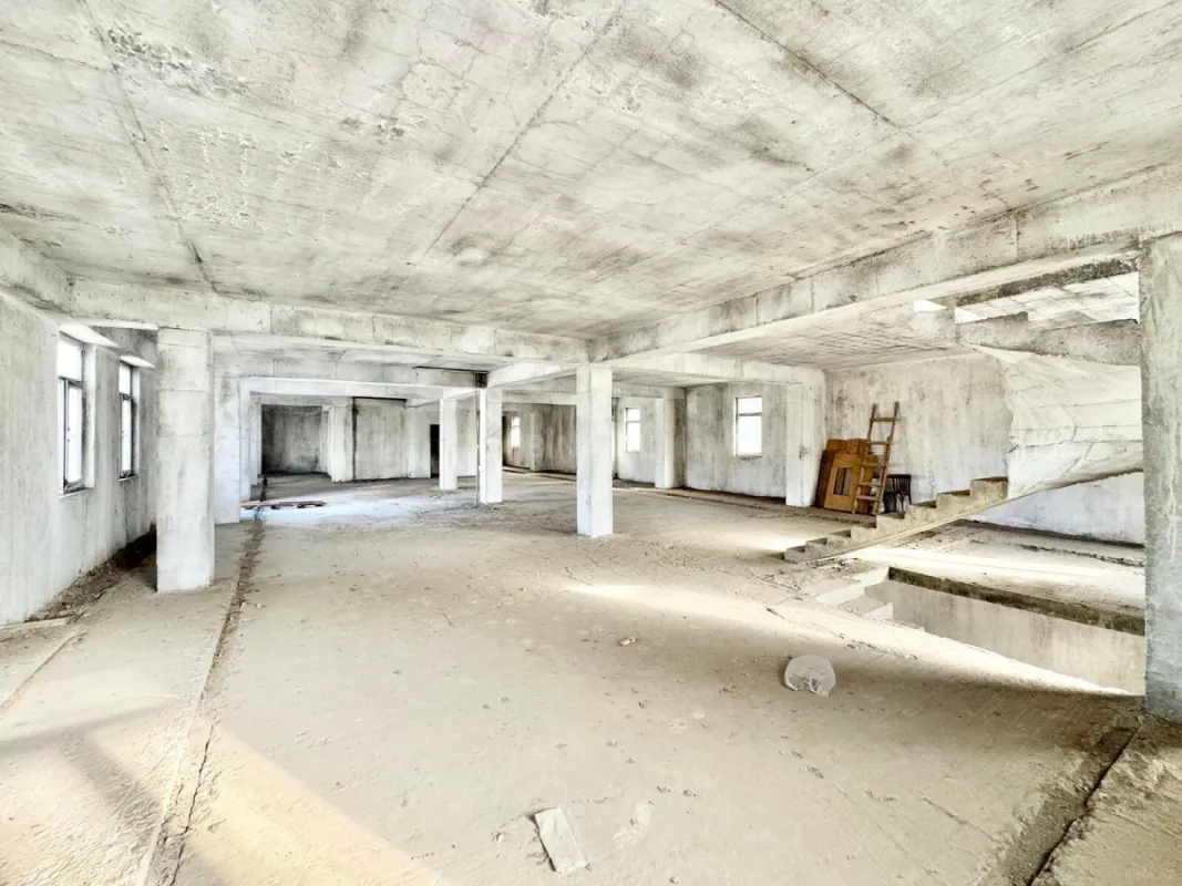 Satılır obyekt 2000 m²