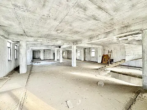 Satılır obyekt 2000 m²