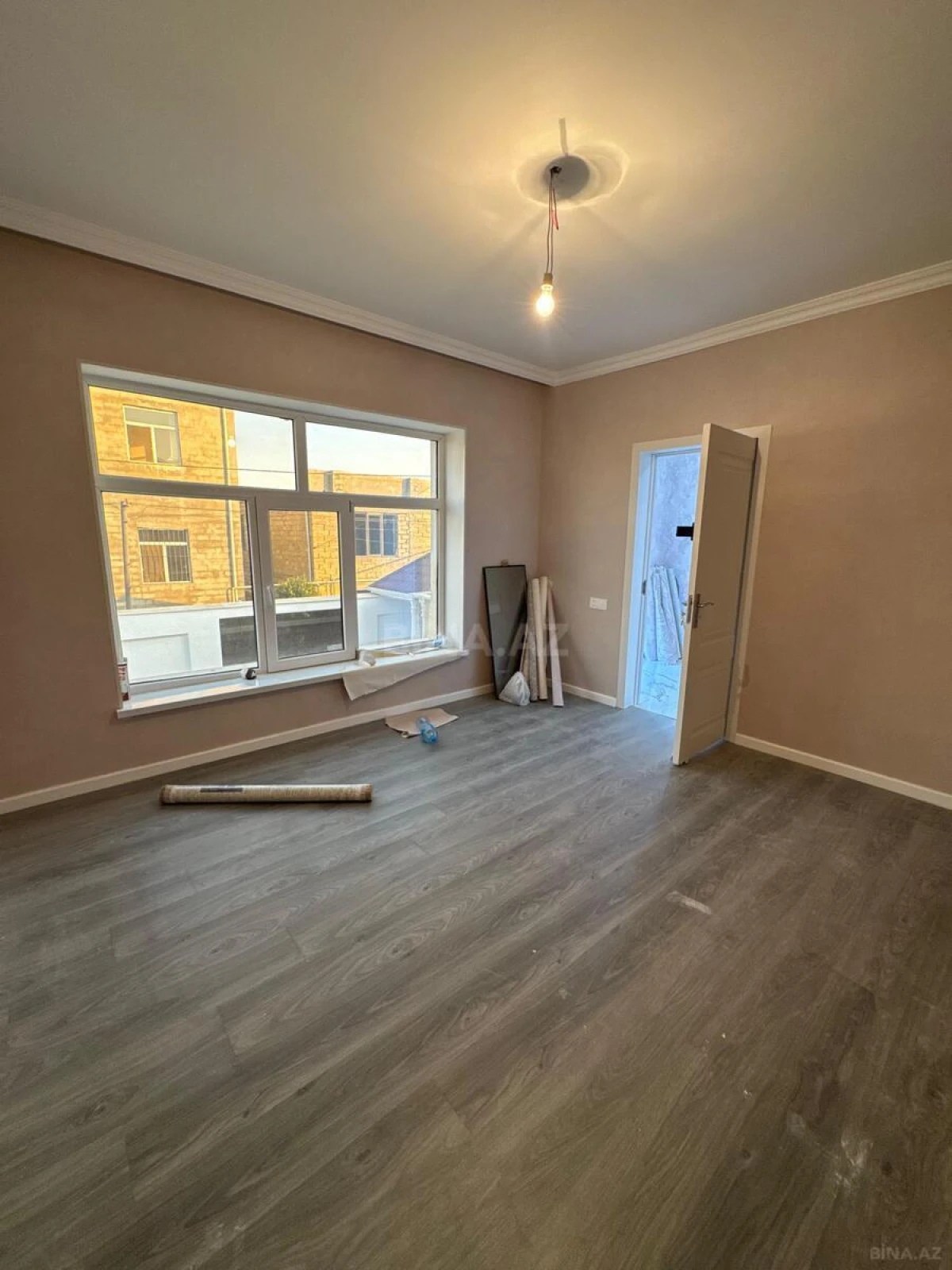 Satılır 6 otaqlı həyət evi 250 m²