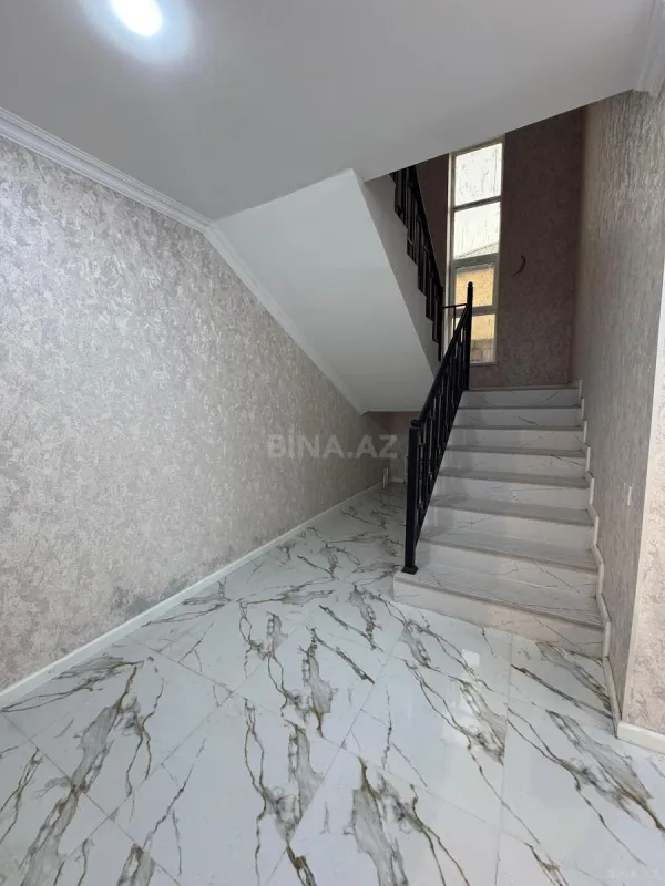 Satılır 6 otaqlı həyət evi 250 m²