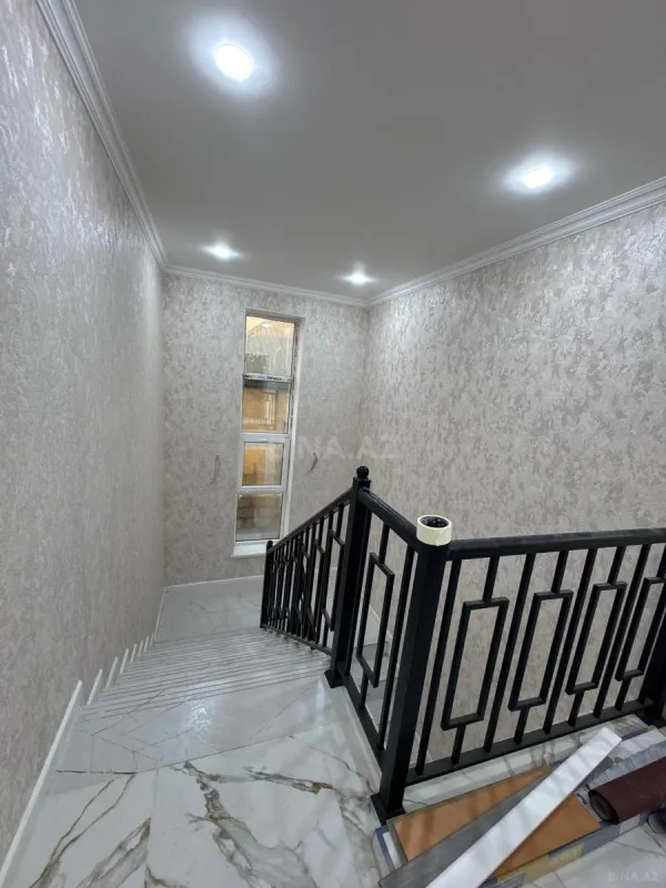Satılır 6 otaqlı həyət evi 250 m²