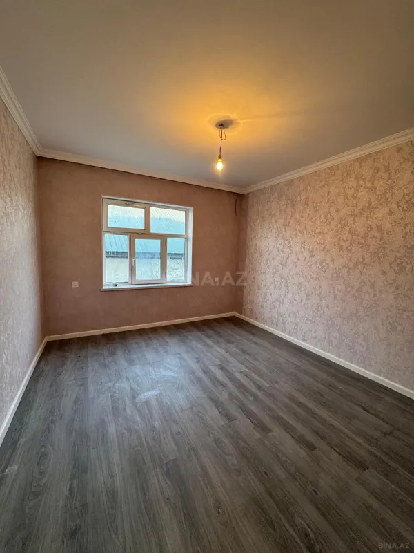 Satılır 6 otaqlı həyət evi 250 m²