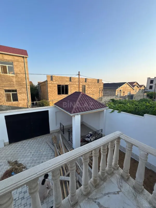 Satılır 6 otaqlı həyət evi 250 m²
