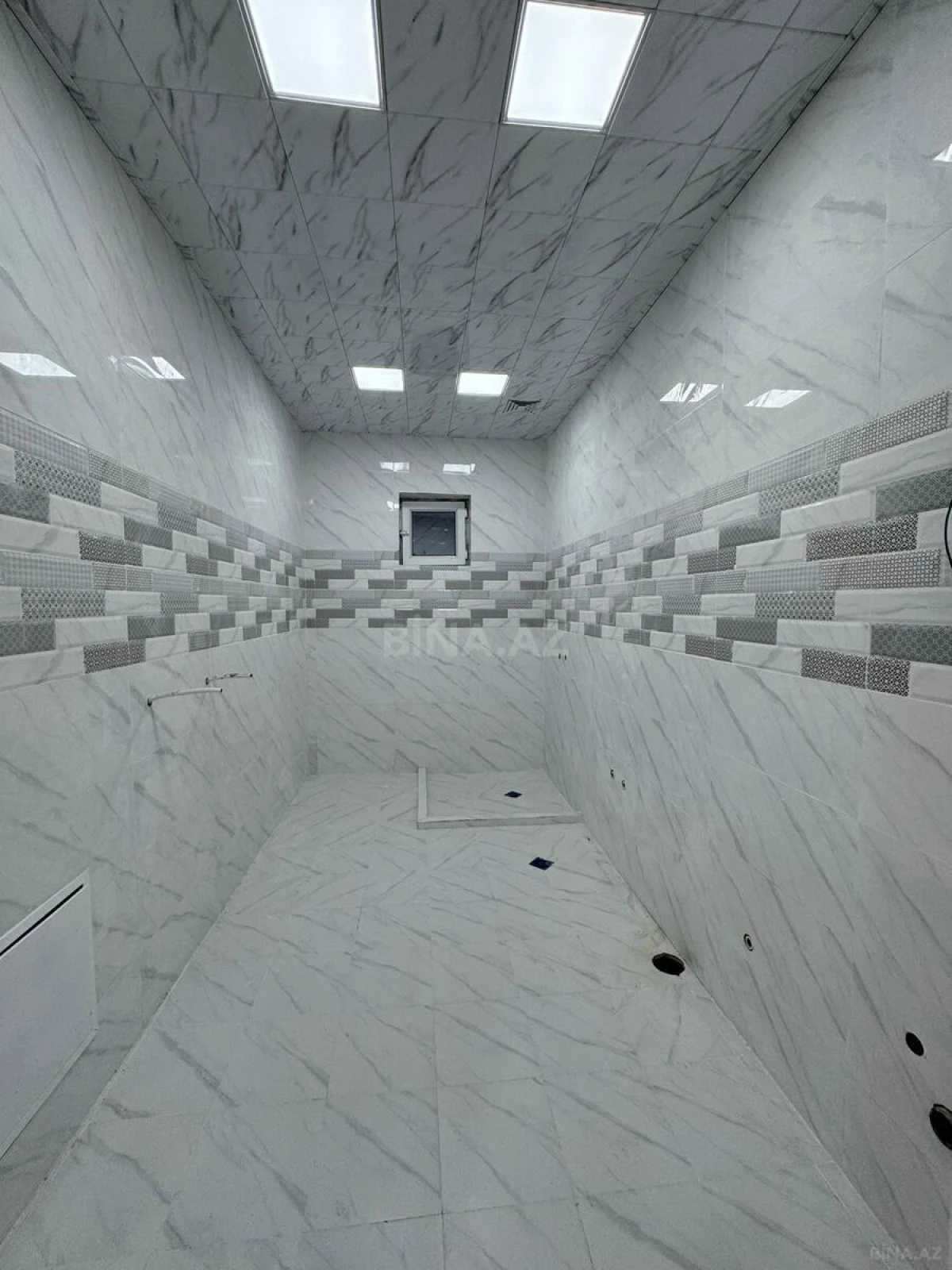 Satılır 6 otaqlı həyət evi 250 m²