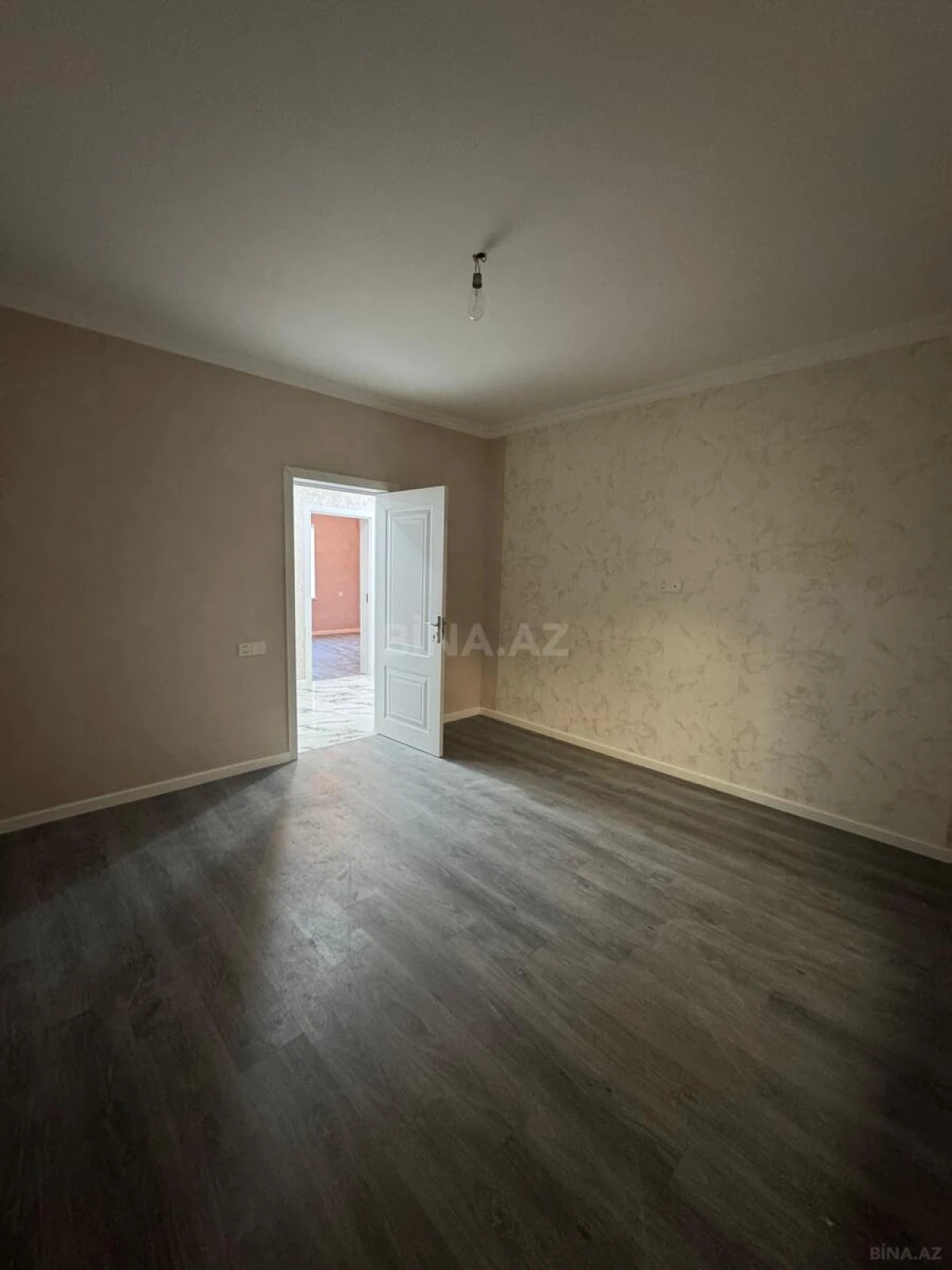 Satılır 6 otaqlı həyət evi 250 m²