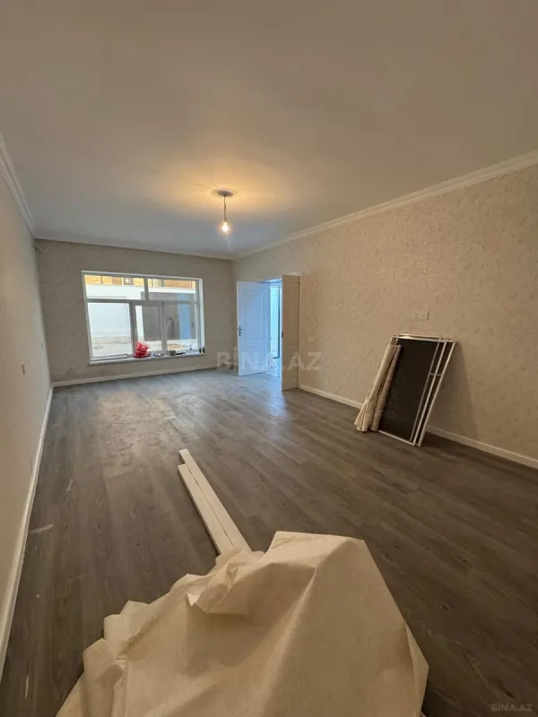 Satılır 6 otaqlı həyət evi 250 m²