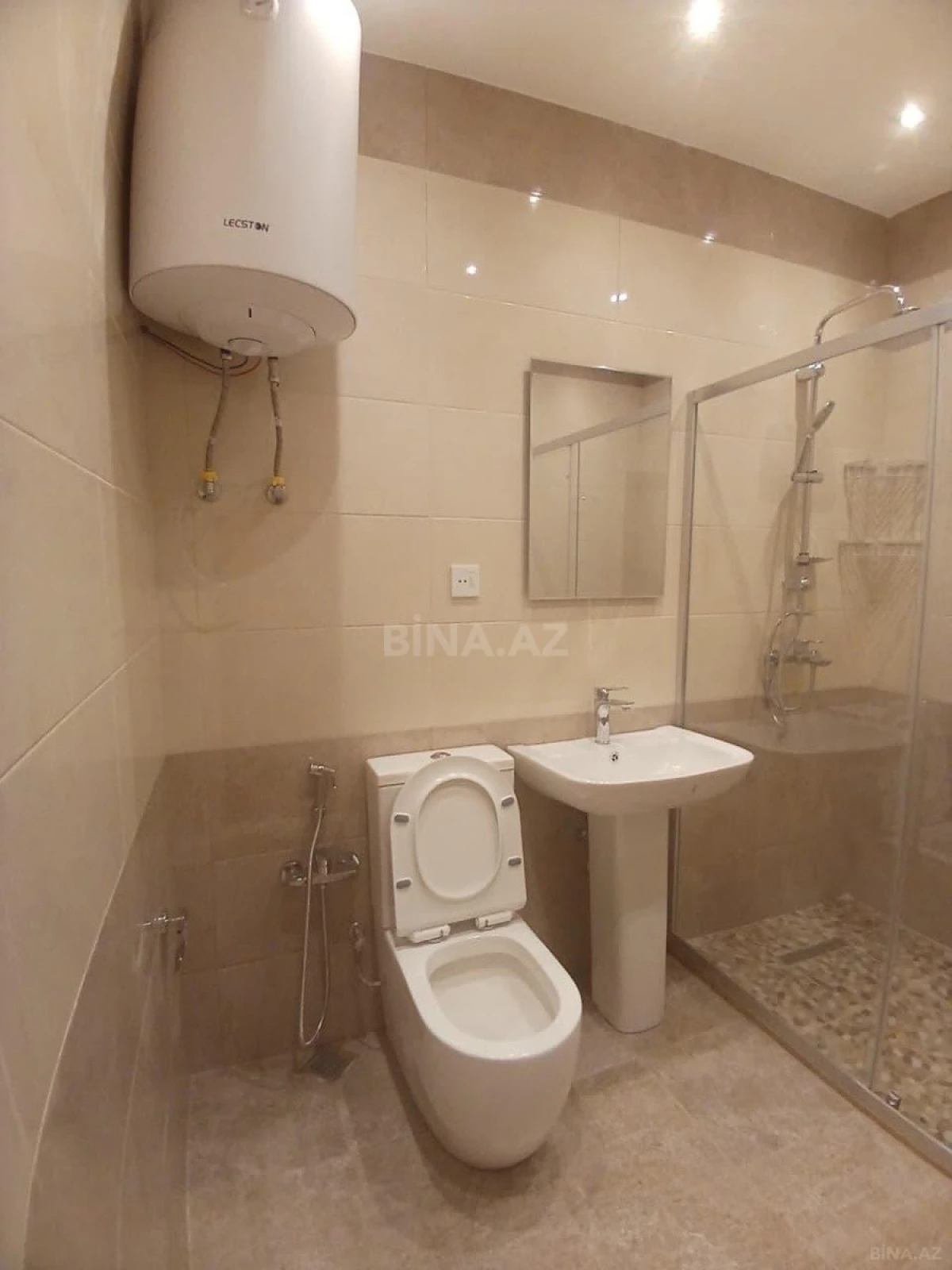Kirayə verilir 2 otaqlı mənzil 55 m²