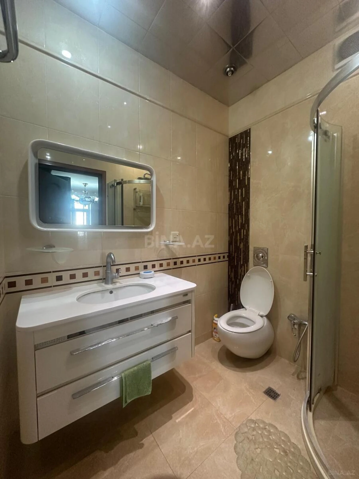 Kirayə verilir 3 otaqlı mənzil 140 m²