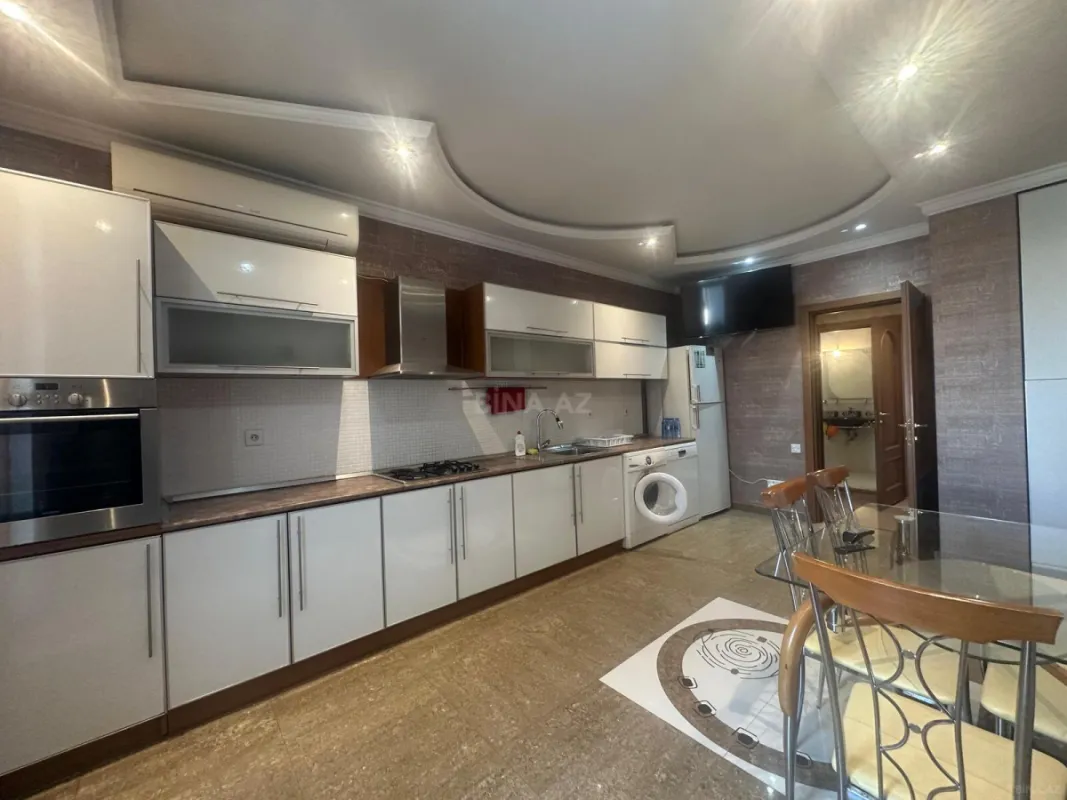 Kirayə verilir 3 otaqlı mənzil 140 m²