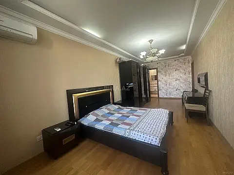 Kirayə verilir 3 otaqlı mənzil 140 m²