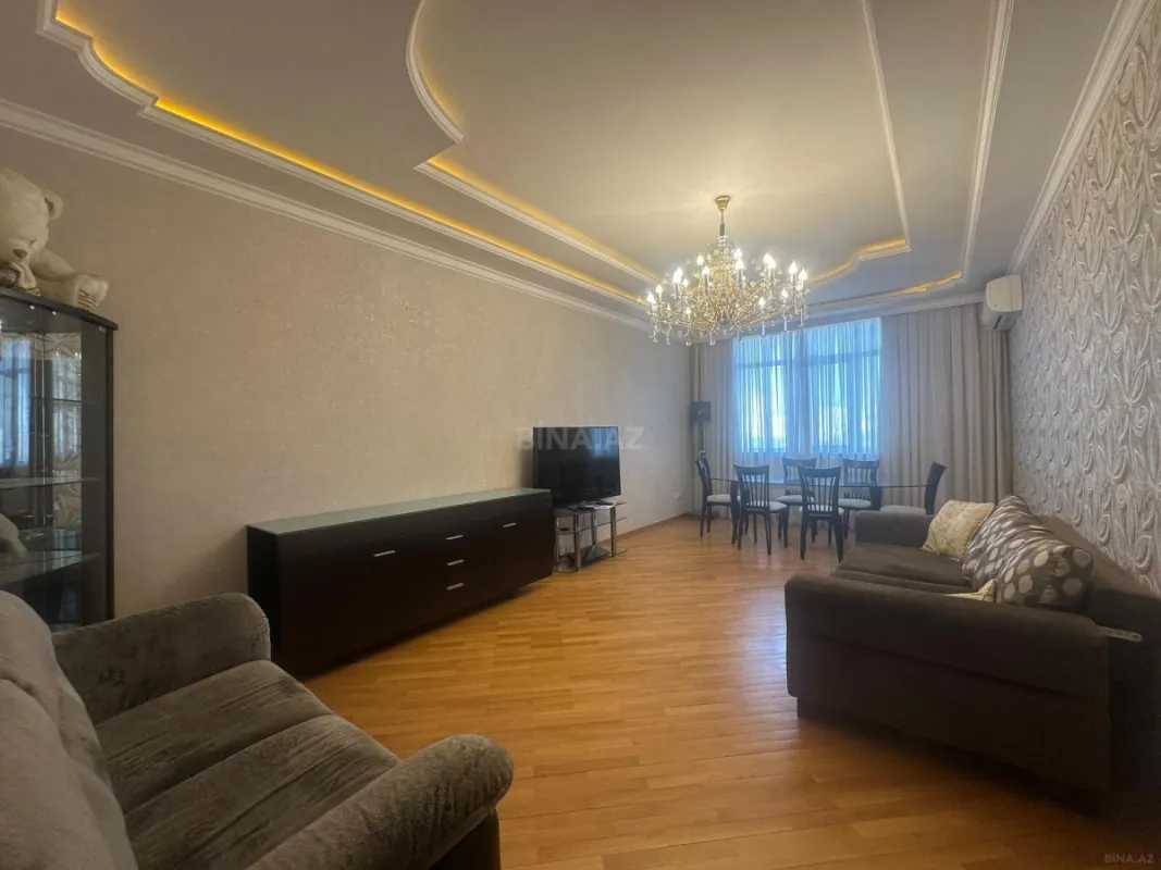 Kirayə verilir 3 otaqlı mənzil 140 m²
