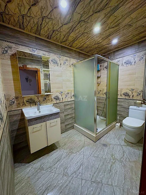 Satılır 3 otaqlı mənzil 130 m²