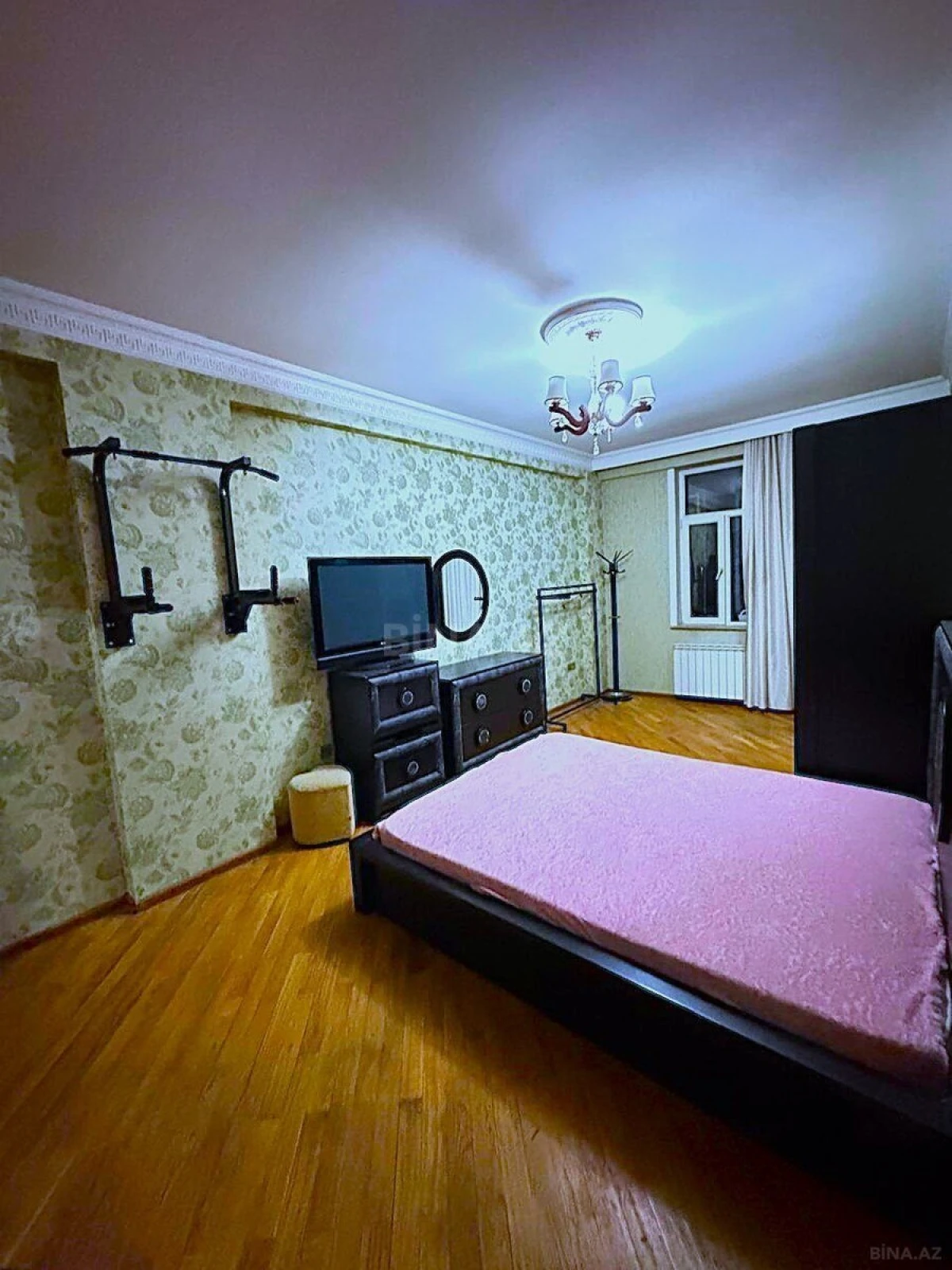 Satılır 3 otaqlı mənzil 130 m²