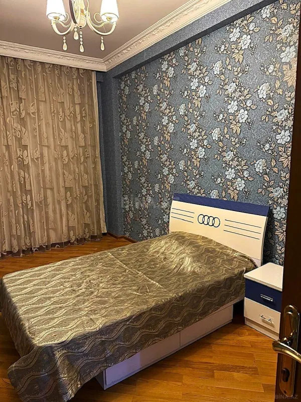 Satılır 3 otaqlı mənzil 130 m²