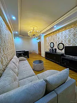 Satılır 3 otaqlı mənzil 130 m² — Bakı, 8-ci kilometr 3 otaq 130.00 m²