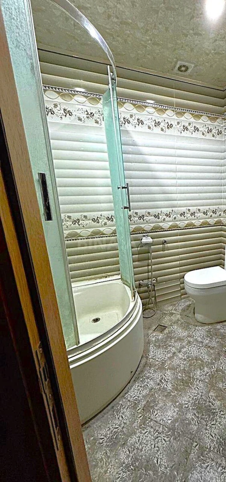 Satılır 3 otaqlı mənzil 130 m²