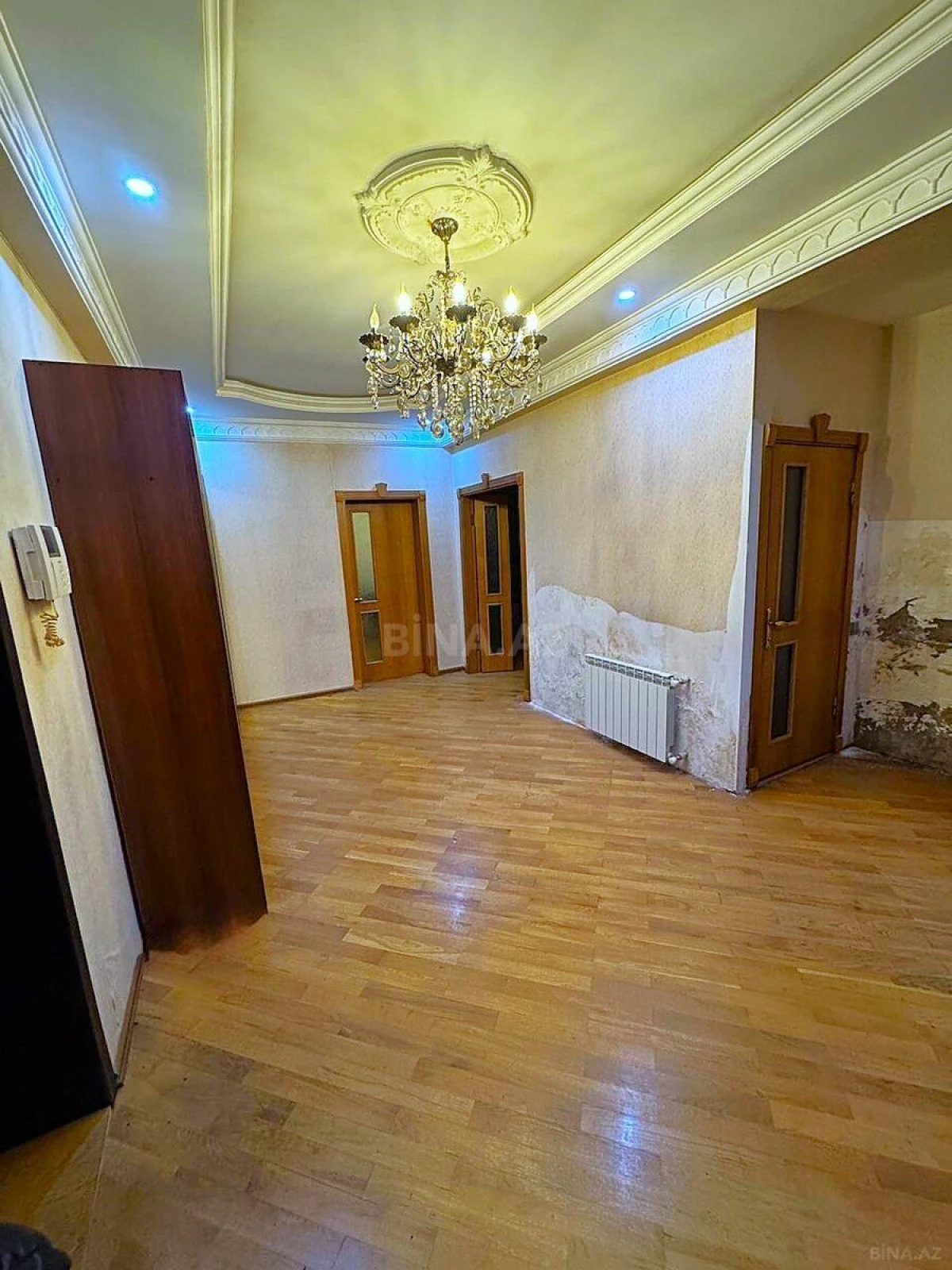 Satılır 3 otaqlı mənzil 130 m²