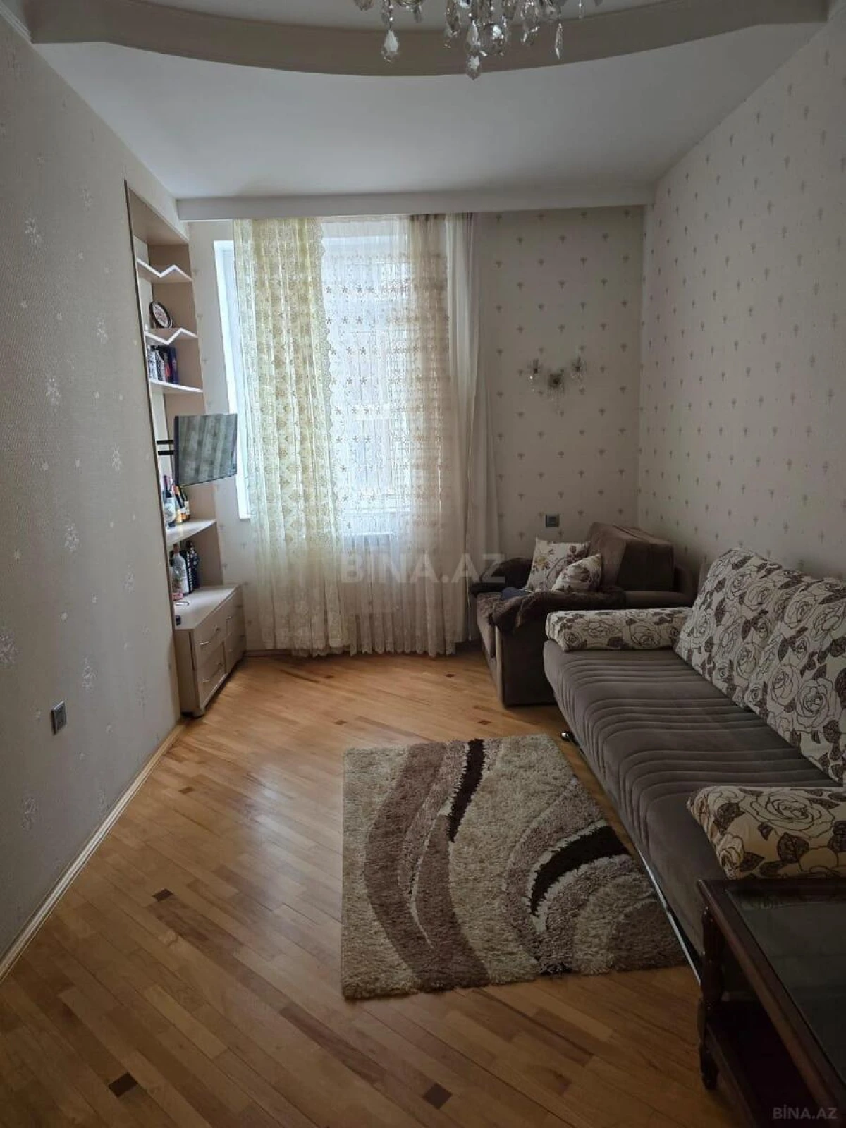 Satılır 3 otaqlı mənzil 165 m²