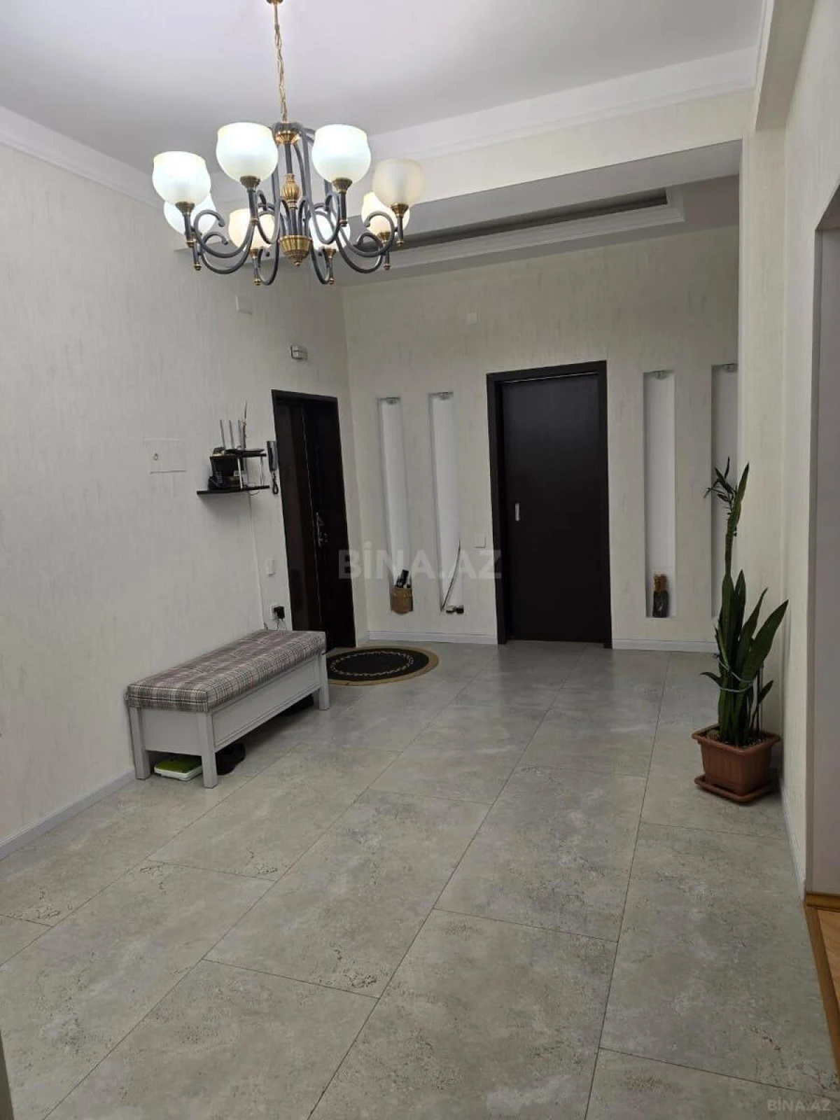 Satılır 3 otaqlı mənzil 165 m²