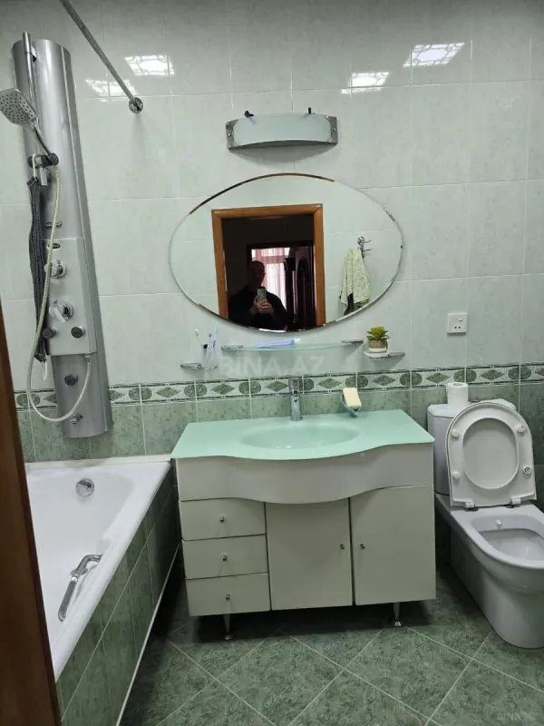 Satılır 3 otaqlı mənzil 165 m²