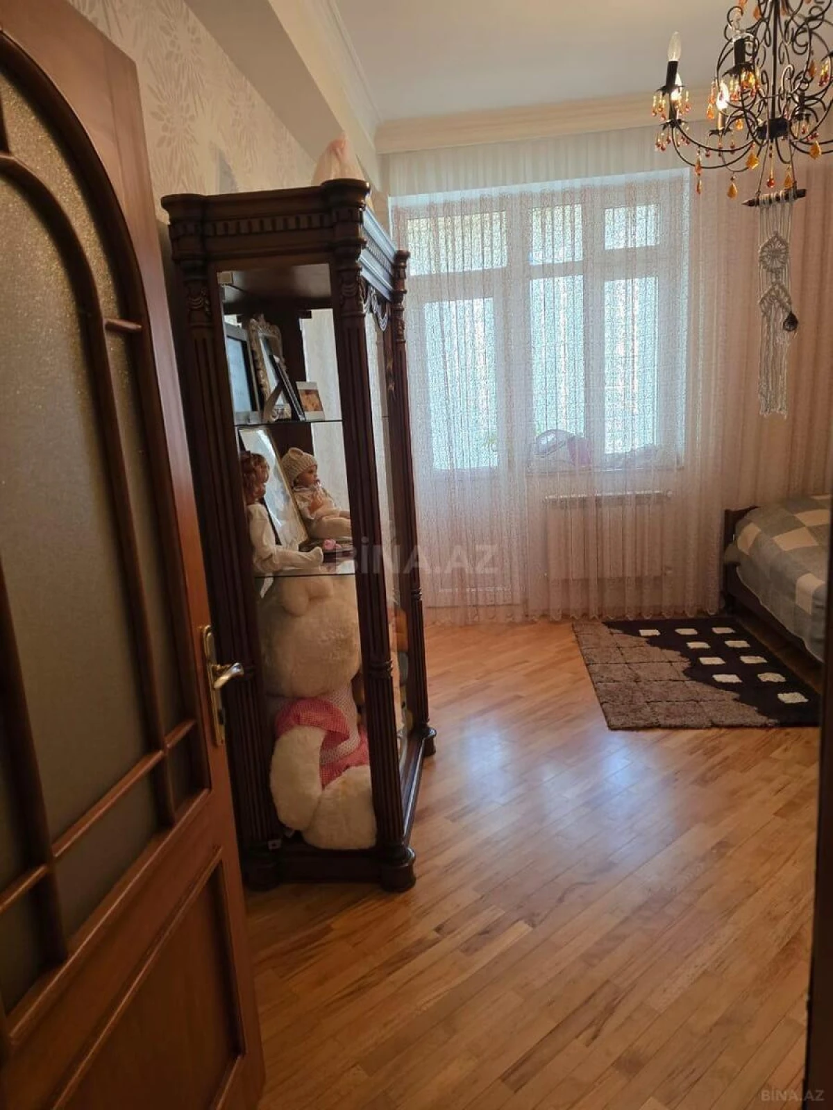 Satılır 3 otaqlı mənzil 165 m²
