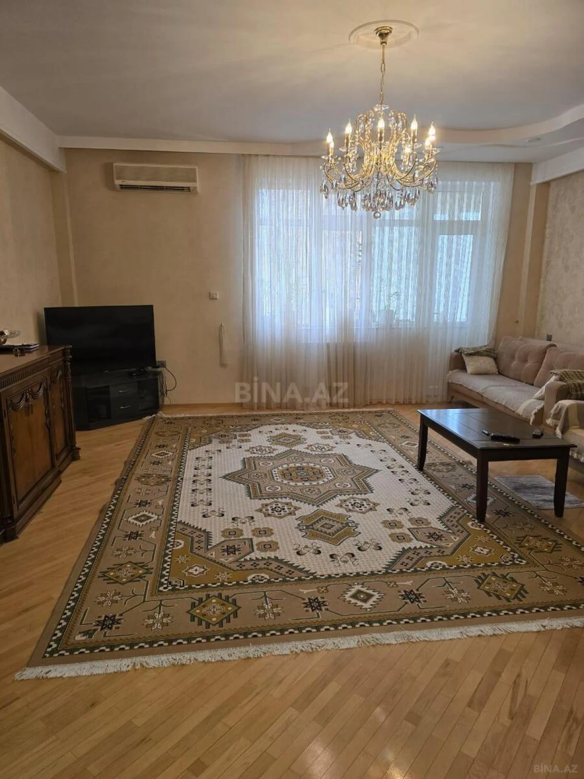 Satılır 3 otaqlı mənzil 165 m²