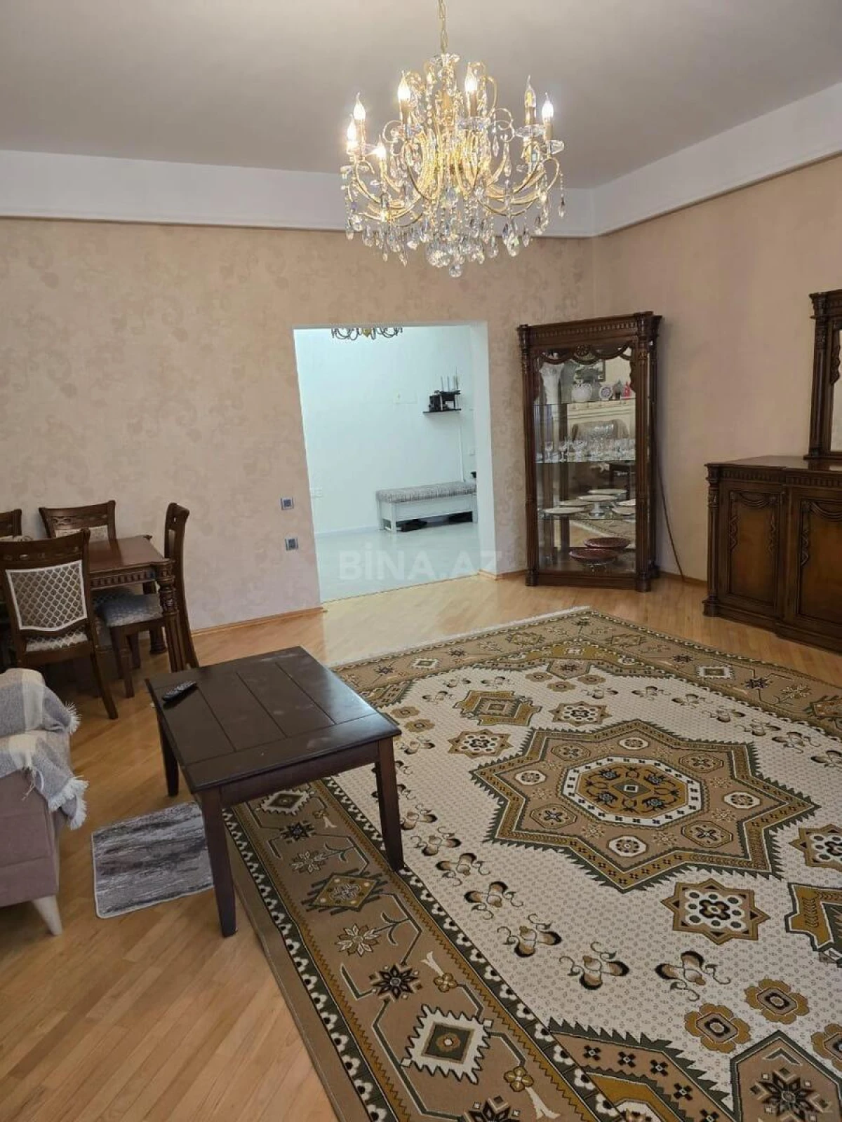 Satılır 3 otaqlı mənzil 165 m²